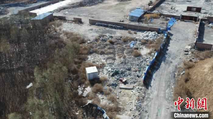 使用无人机对辖区生态环境进行不定期、常态化“拉网式”巡查。 霍小婷 摄  山西太原借助无人机取证 助力生态公益诉讼